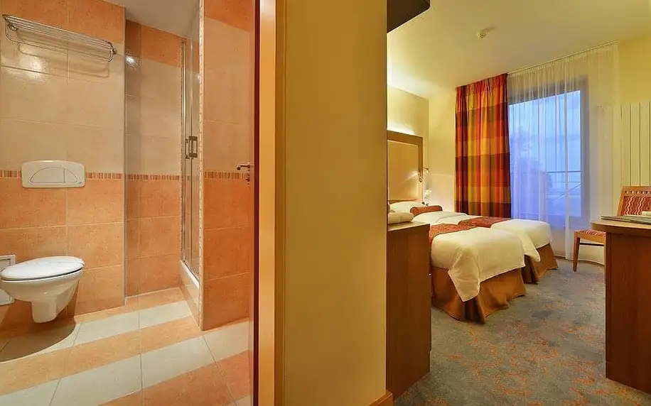 Romantika na Zámku Loučeň v hotelu Maxmilian Lifestyle Resort**** s polopenzí, wellness a unikátním labyrintáriem