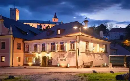 Šumava pod hradem Rožmberk: Hotel U Martina *** s privátním wellness se sektem, drinkem a slavnostní večeří