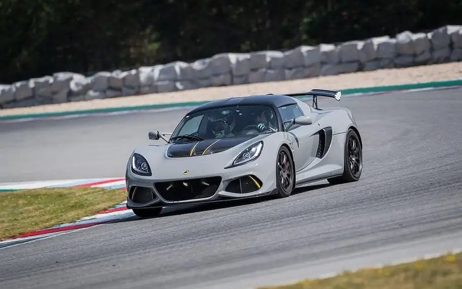 Spolujízda v Lotus Exige Sport 420 na velkém závodním okruhu Autodromu Most