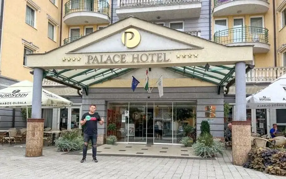 Pobyt 800 m od termálního jezera Hévíz v Hotelu Palace **** s neomezeným wellness a polopenzí + dítě zdarma