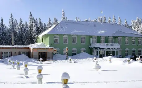 Krušné hory: hotel s polopenzí, lyže i výlety