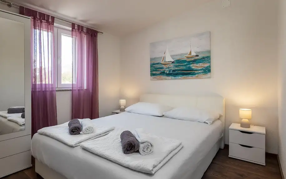 Vybavený apartmán v severní Dalmácii přímo u moře