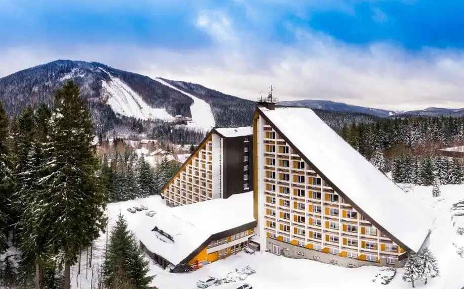 Resort Sklář vzdálený pouhých 5 minut od lyžařského centra Harrachov