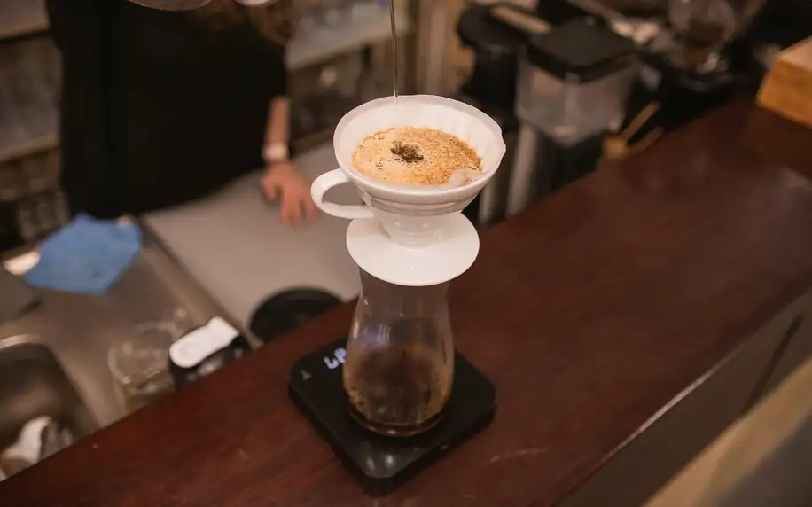 Baristické kurzy: alternativní příprava kávy i latté art