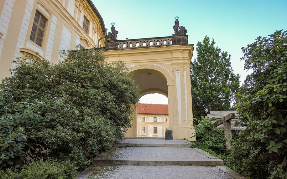 Průvodce v aplikaci s kvízem: Petřín nebo Pražský hrad