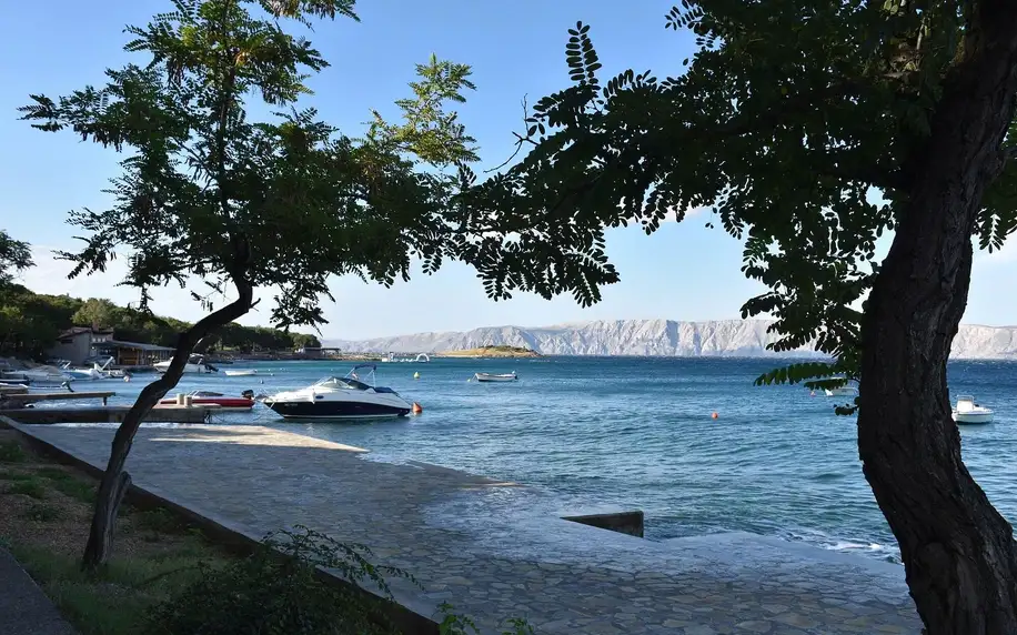 Chorvatsko: mobilní dům v kempu u oblázkové pláže