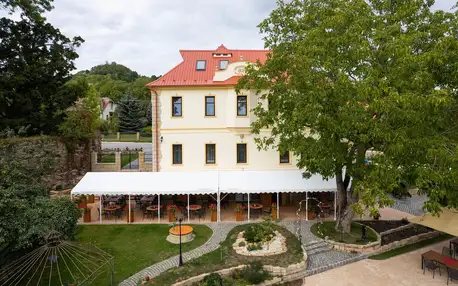 Krásná vila v Jičíně se snídaní i prezidentské apartmá