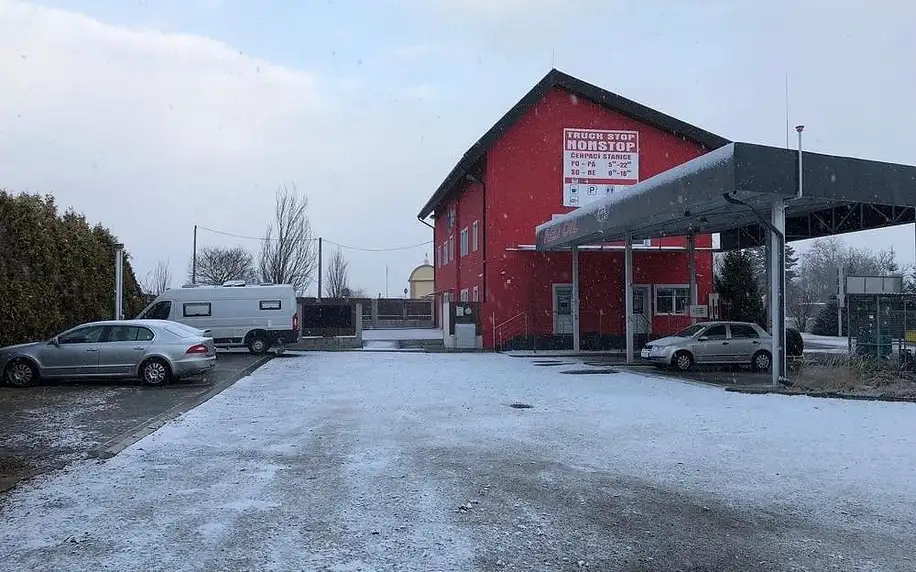 České středohoří: Motel Red Oil