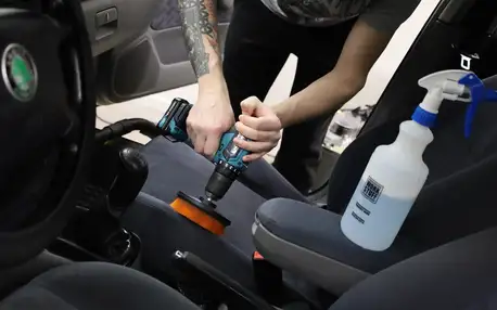 Detailingové čištění auta, ochrana laku či tekuté stěrače