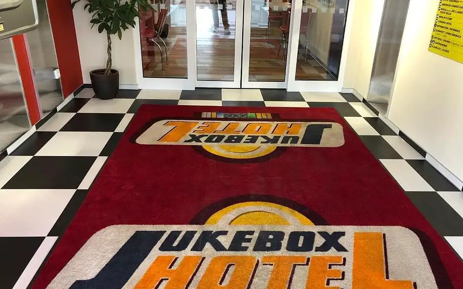 Znojmo, Jihomoravský kraj: Jukebox Hotel