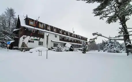 Jizerské hory u Jablonce nad Nisou a jen 1 km od ski areálu v Hotelu Maxov *** s polopenzí a hernou pro děti