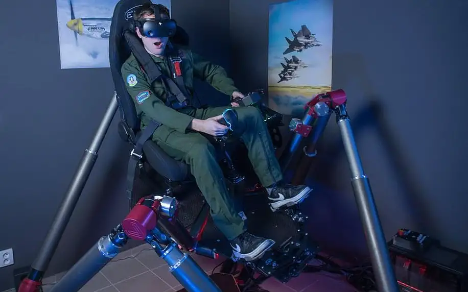 Unikátní pohyblivý letecký simulátor s virtuální realitou v Brně