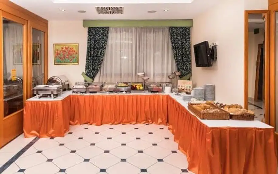 Maďarsko: Győr ve 3* budově Hotelu Kálvária s wellness a snídaní či polopenzí + vstupenka do lázní nebo ZOO