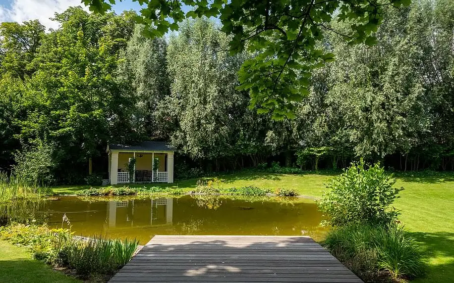 Noc na zámku Chateau Trnová s 5-chodovým degustačním menu, snídaní a neomezeným wellness