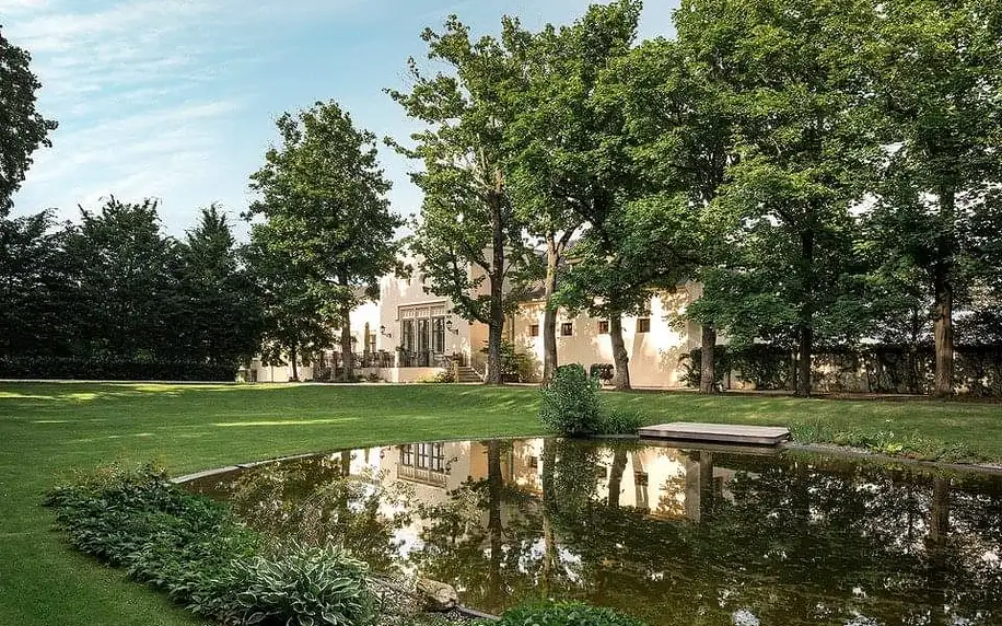 Noc na zámku Chateau Trnová s 5-chodovým degustačním menu, snídaní a neomezeným wellness