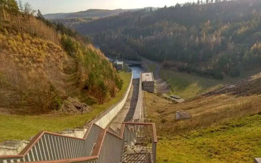 Nízký Jeseník u přehrady Kružberk: Relax Pension Schönwald *** s polopenzí a vstupem do wellness se saunami