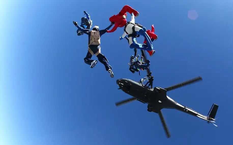 Tandemový seskok z vrtulníku s fotkami a videem