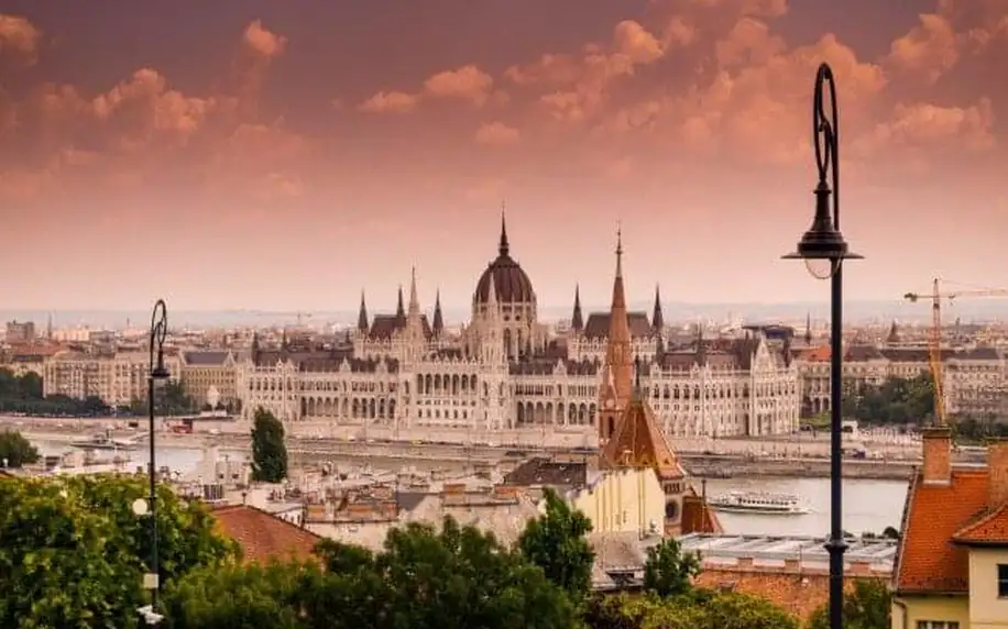 Budapešť: Víkend v oceněném Hotelu Stáció **** s wellness o rozloze 1 000 m² + polopenze a dítě zdarma