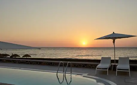 Řecko - Santorini letecky na 4-15 dnů, snídaně v ceně