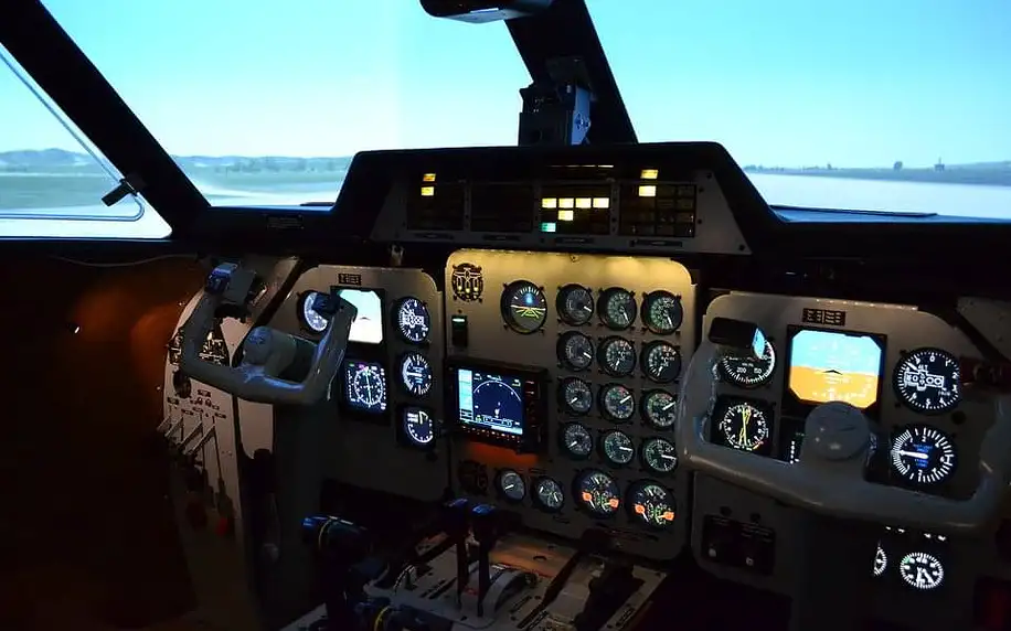 Adrenalinový let na leteckém simulátoru českého letounu L-410 v Ostravě