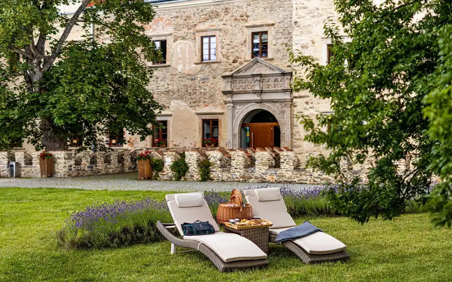 Luxusní zámek s neomezeným spa L'Occitane a skvělým jídlem