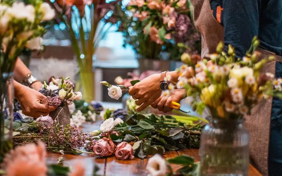 Kurz základů aranžování květin v květinovém ateliéru