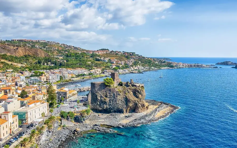 Léto na Sicílii: bazén, skvělé jídlo a first minute slevy