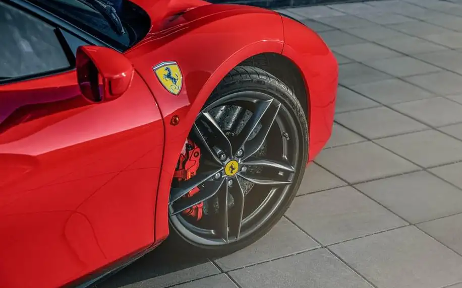 Jízda ve Ferrari 488 - 10 minut