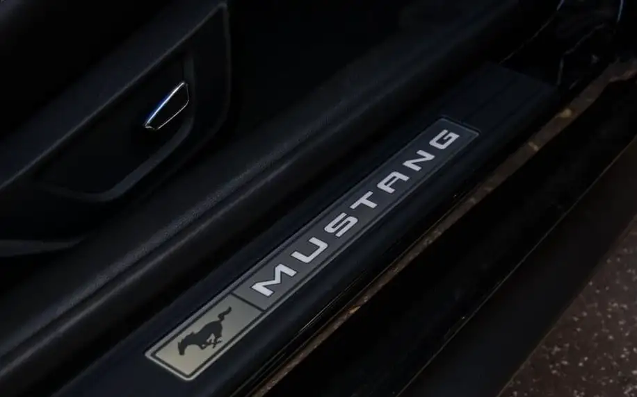 Ford Mustang GT 5.0 (15min jízda)