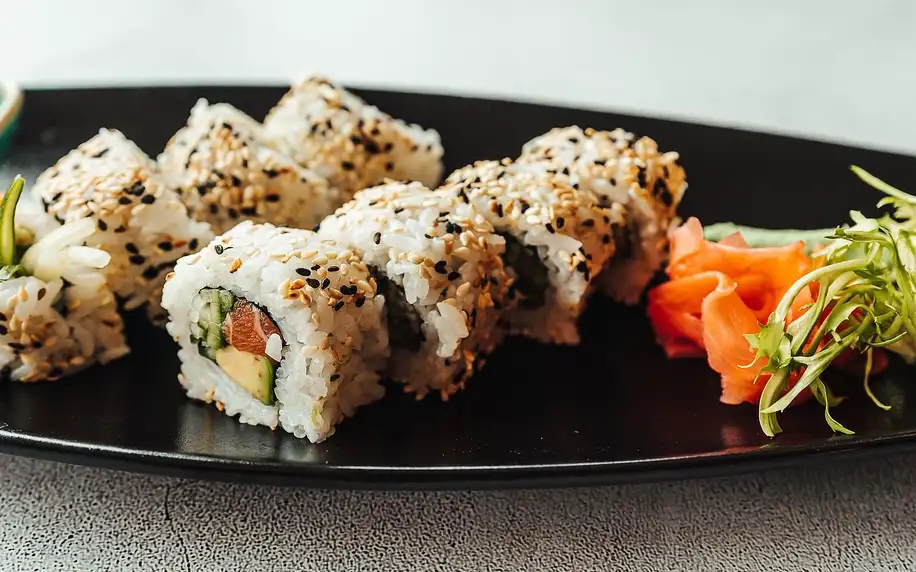 Sushi sety: 24 až 46 kousků i mořské řasy
