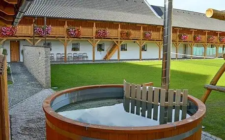 Jižní Čechy blízko rybníků i Českých Budějovic v Penzionu Statek 3 s wellness (vířivka, sauna) a snídaněmi