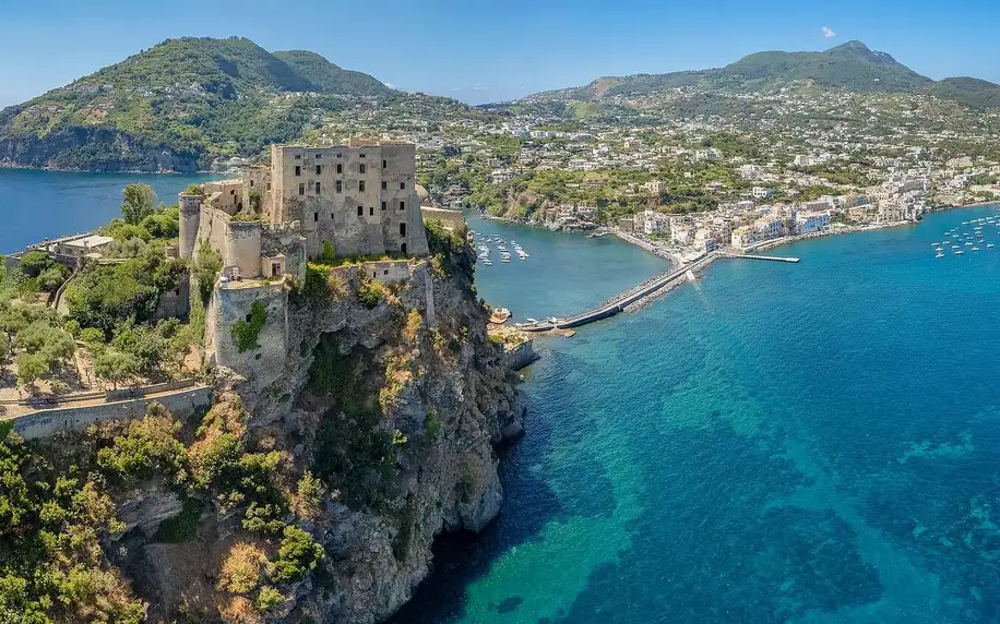 Ischia a Apulie: výlety do Herculanea, na Procidu a na Capri