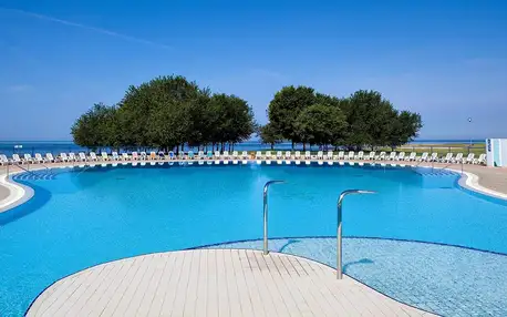 Dovolená na Istrii: 4* apartmány u pláže, animace a bazén