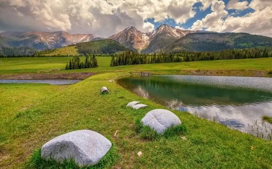 Belianské Tatry: Ždiar nedaleko Stezky korunami stromů a atrakcí v Penzionu Patrik s polopenzí a úschovnou kol