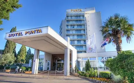 Chorvatsko 30 m od moře v Hotelu Punta **** s plnou penzí, nápoji, bazény a animacemi + dítě do 7 let zdarma