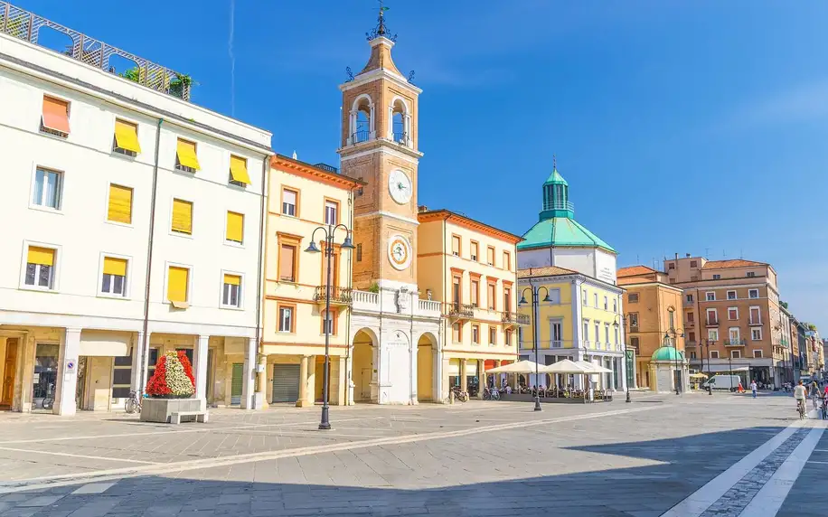 Rimini: hotel s bazénem u pláže, 2 děti zdarma