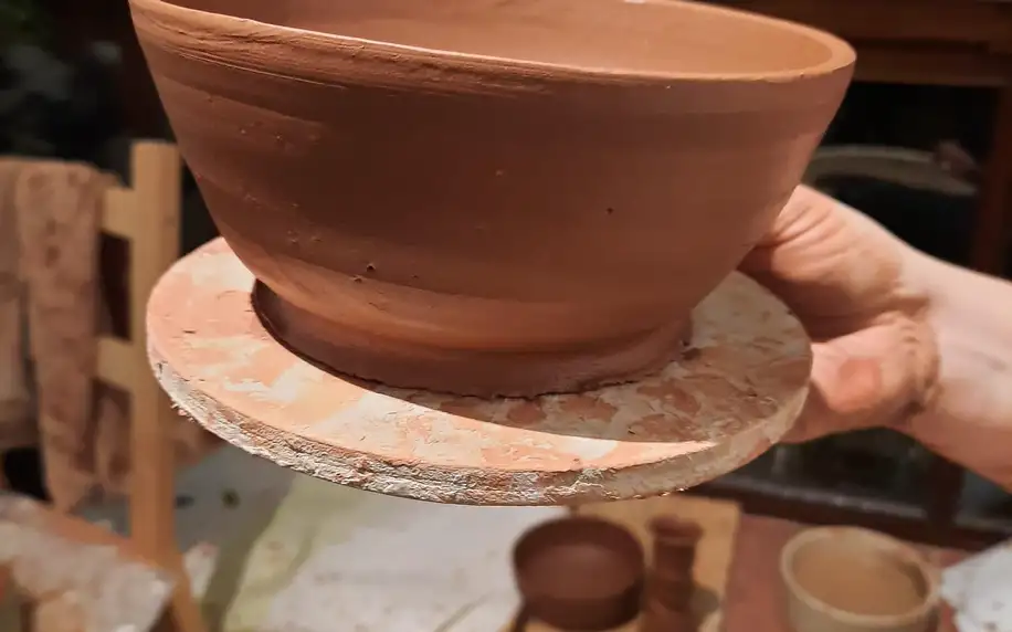 Kurzy keramiky: výroba misky, hrnku nebo glazování