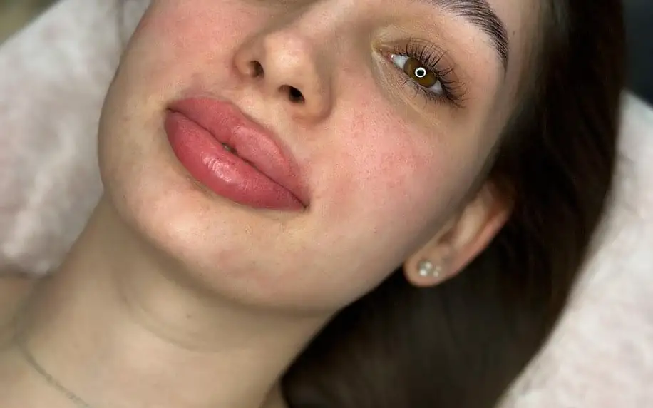 Permanentní make-up: aquarell lips i úprava obočí