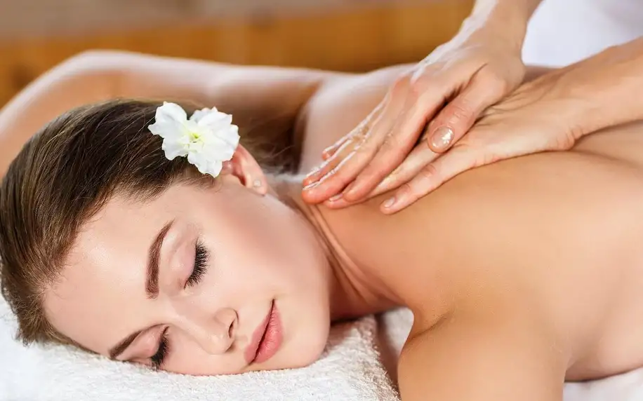 Relax pro dámy: masáž těla i liftingová masáž obličeje
