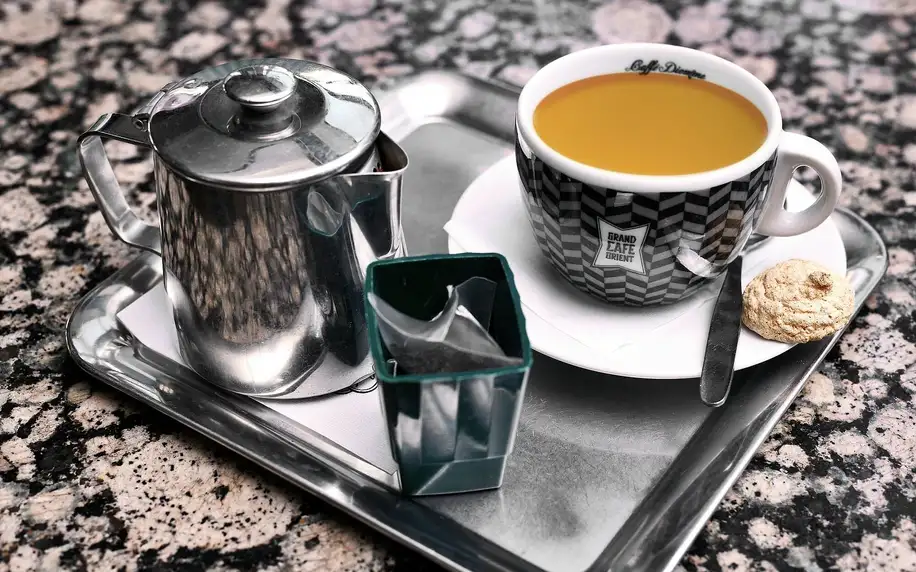 Dort Harlekýn a skvělá káva v kubistickém skvostu