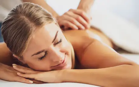 Terapeutická masáž s využitím přírodních aroma olejů