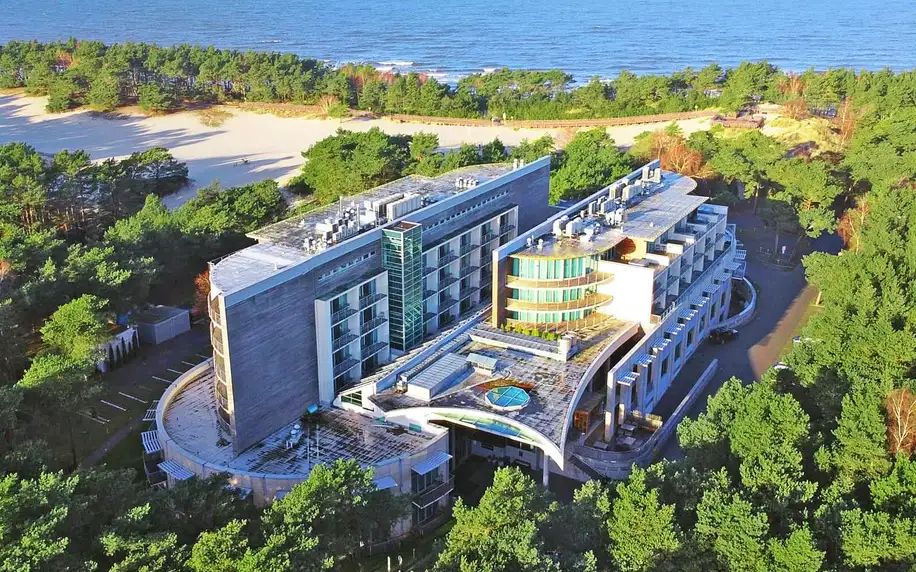 5* hotel u Baltu: polopenze a termální wellness