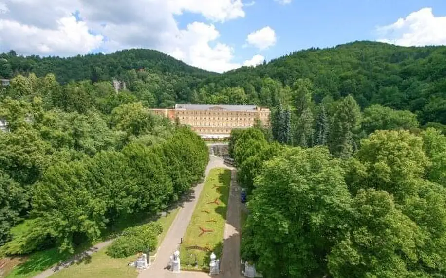 Karlovy Vary: Parkhotel Richmond **** s polopenzí, bazénovým i wellness centrem neomezeně + denně procedura
