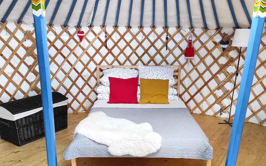 Ubytování v plně vybavené jurtě pod Beskydy