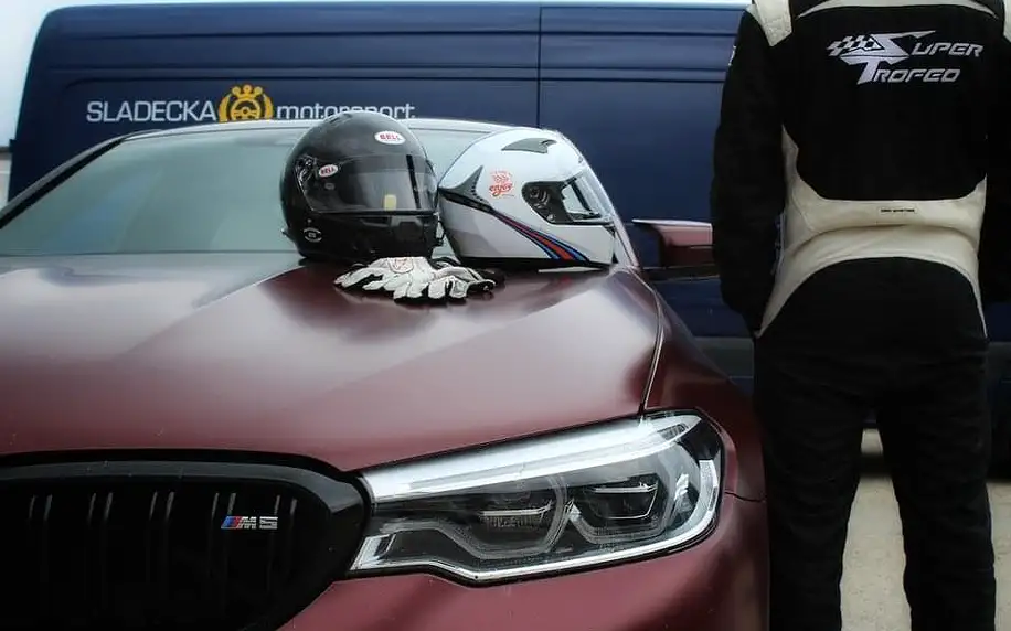 Kurz profesionální jízdy ve vlastním vozidle na Masarykově okruhu Autodromu Brno