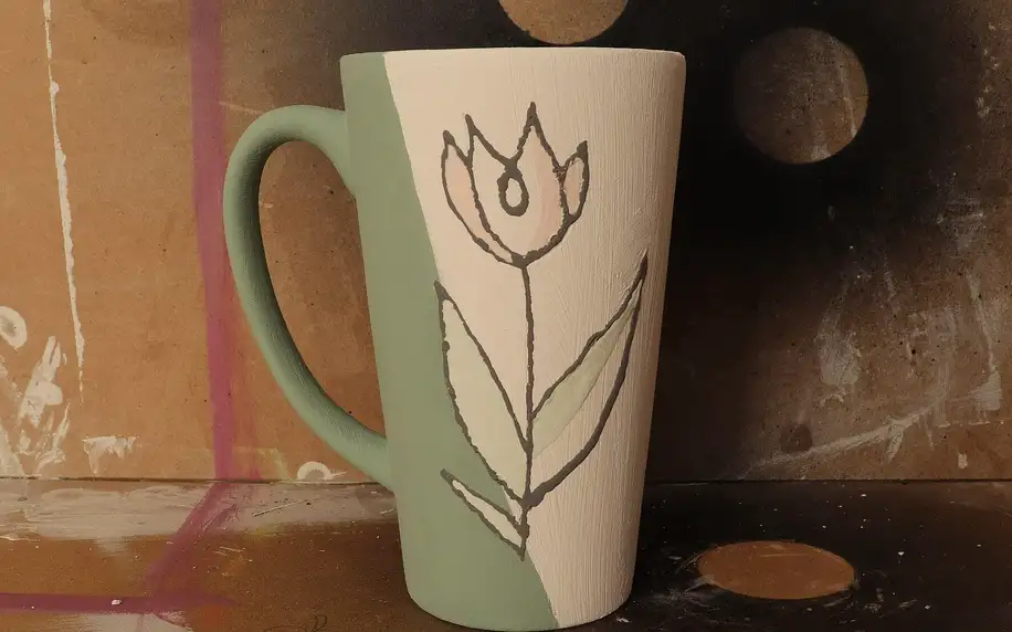 Malování na keramiku: hrnek na čaj nebo kávu