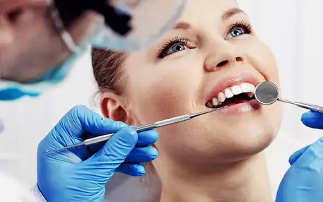 Dentální hygiena nebo profesionální bělení zubů