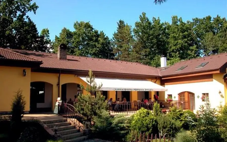 Romantický pobyt v Jižních Čechách: večeře při svíčkách a srubová venkovní sauna
