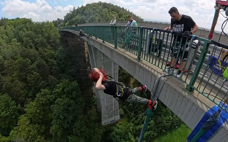 Bungee jumping Chomutov - z nejvyššího mostu v ČR