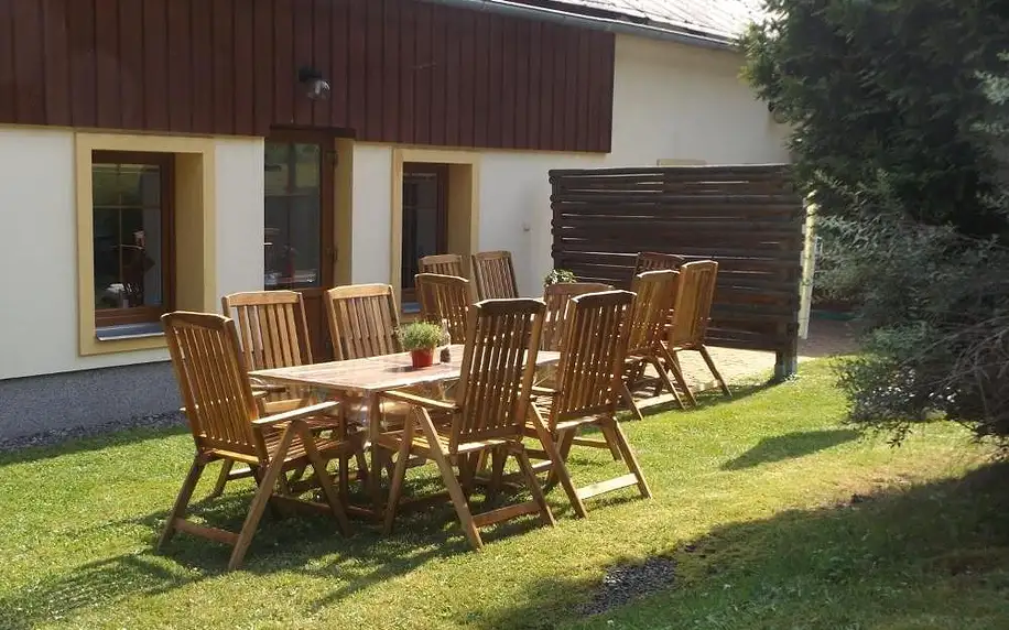 Královehradecký kraj: Holiday Home in Lampertice with Swimming Pool